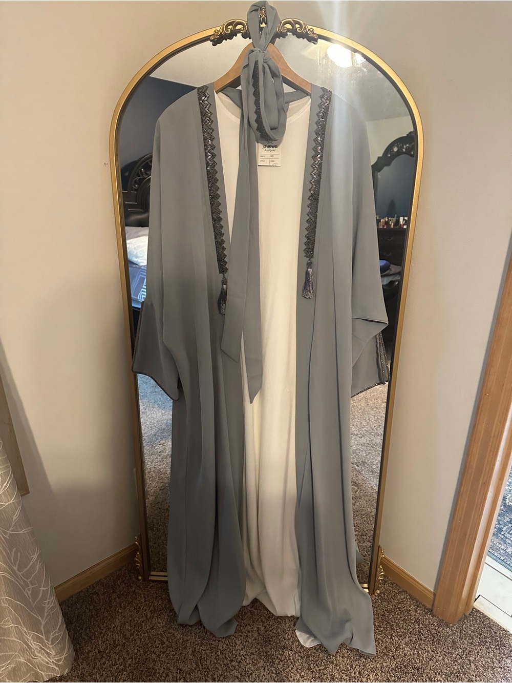Two-piece abaya, gray and white 
Elegant Chiffon Tassel Robe in Light Gray